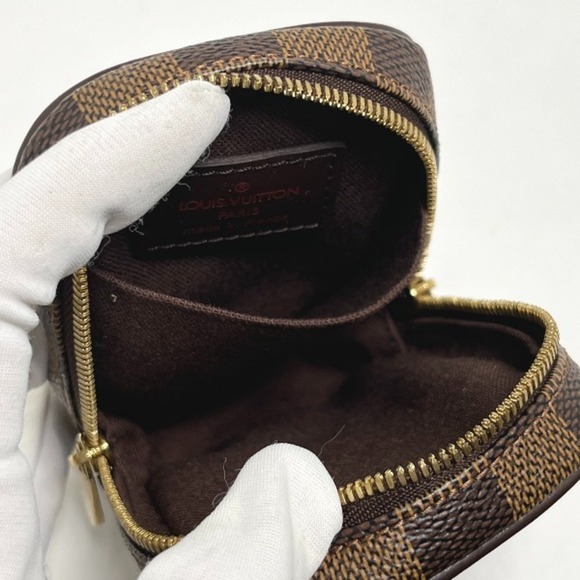 LOUIS VUITTON Brown Damier Pouch - Picture 7 of 13
